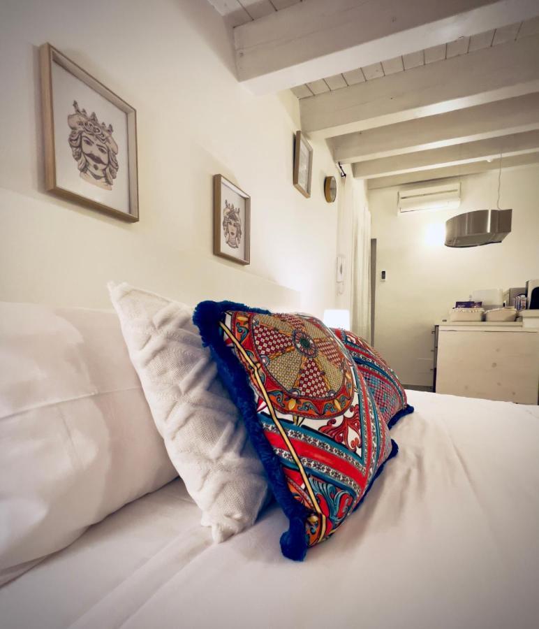 Rooms 153 Principe Umberto Noto Exteriér fotografie